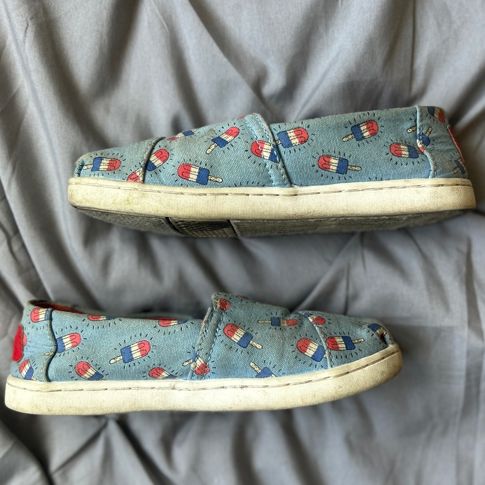 TOMS Kids Light Blue Ice Pop Classic Shoes - Picture 7 of 8